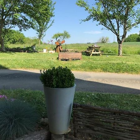 « Le Vieux Hangar » Gite A La Ferme Truffe ภายนอก รูปภาพ